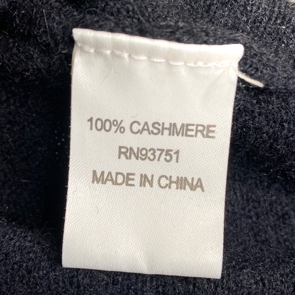 IN Cashmere Sweater. - Picture 3 of 3